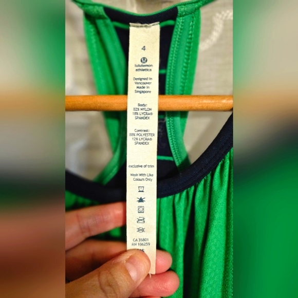 Lululemon Womens Green and Dark Blue Worout Tank/Sportsbra - Picture 3 of 3